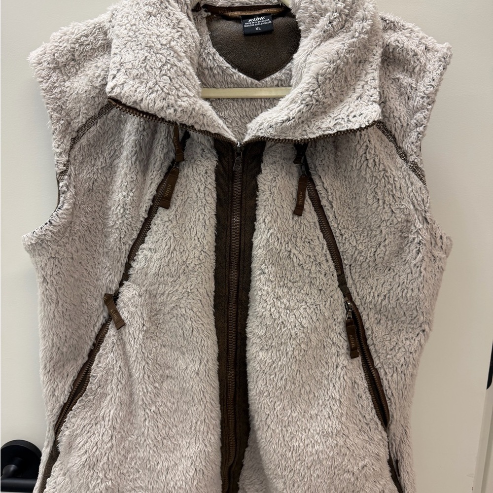 Kuhl Sherpa Vest in Cream and Brown